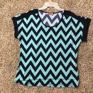 💥 3/$10!!! Chevron Carol Rose Blouse